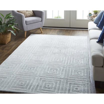 Redford Transitional Solid, White/Silver, 2' x 3' Accent Rug