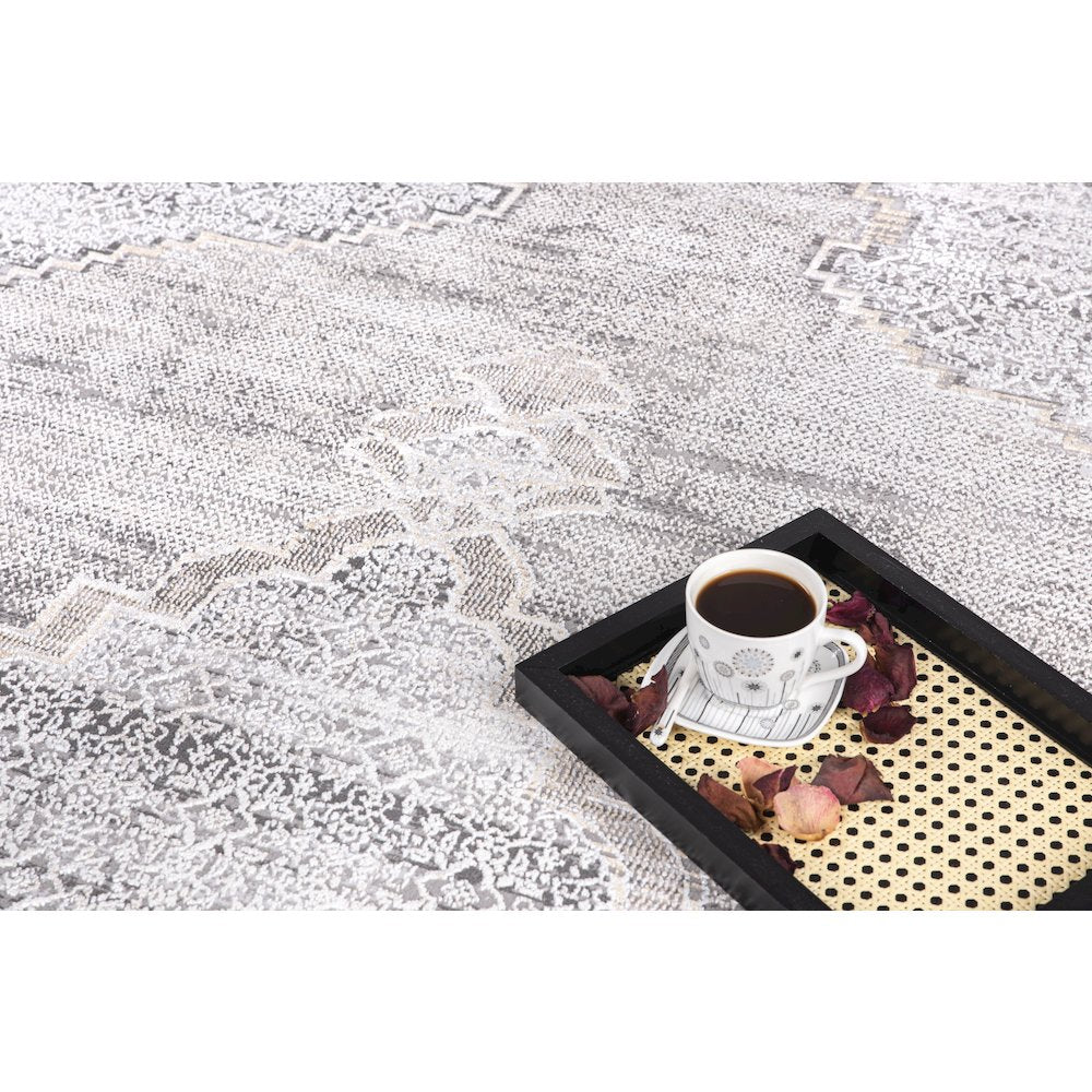 Bowman 06 Medallion Distressed Area Rug - Gray & Ivory