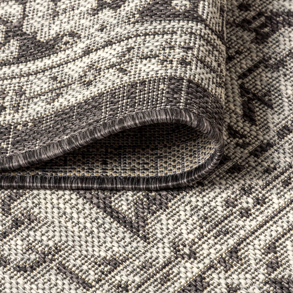 Sinjuri Medallion TetuWeave   Indoor/Outdoor  Rug