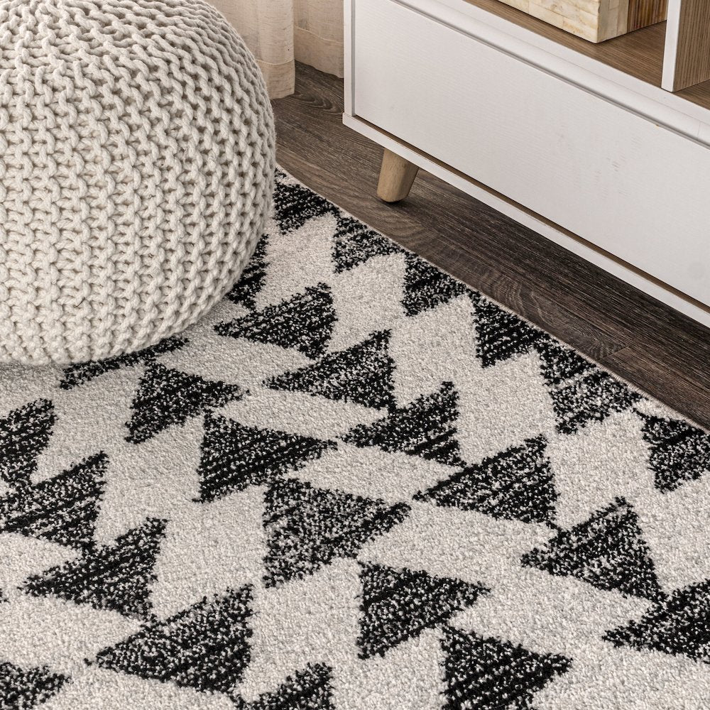 Aisha Moroccan Triangle Geometric Area Rug