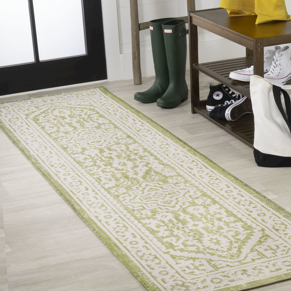 Sinjuri Medallion Textured Weave Indoor/Outdoor Area Rug