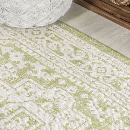 Sinjuri Medallion Textured Weave Indoor/Outdoor Area Rug