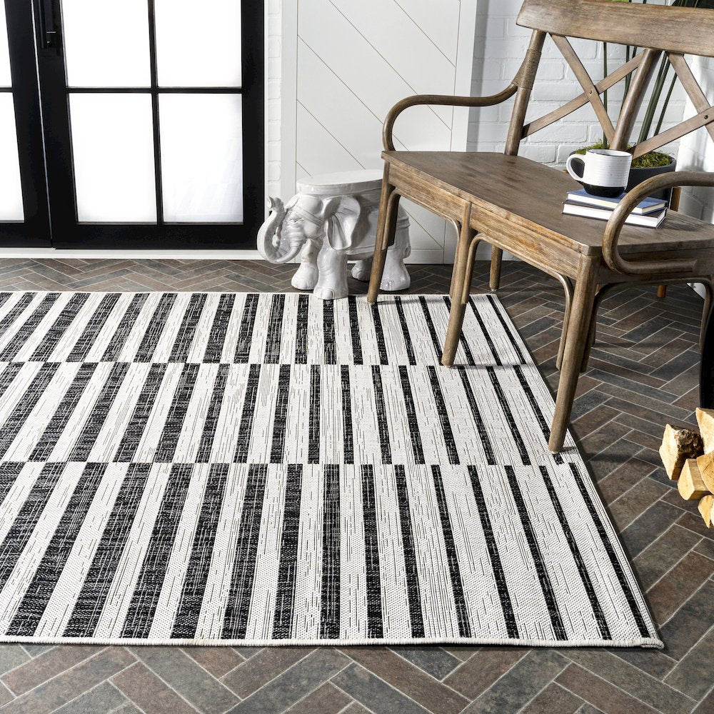 Sukie Modern Offset Stripe Indoor/Outdoor Area Rug