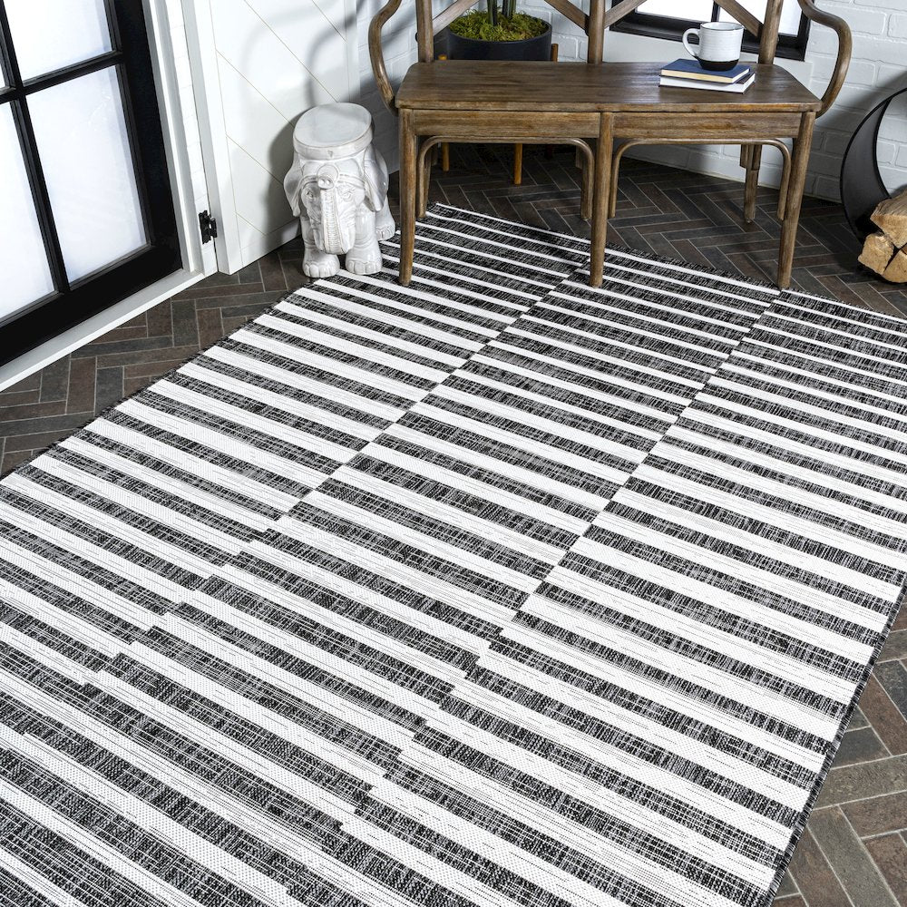 Sukie Modern Offset Stripe Indoor/Outdoor Area Rug