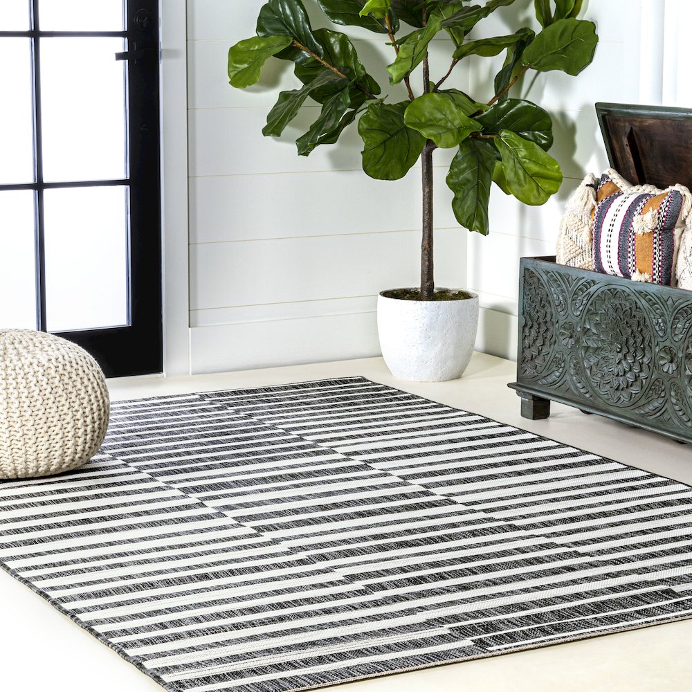 Sukie Modern Offset Stripe Indoor/Outdoor Area Rug