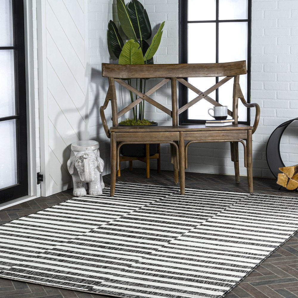 Sukie Modern Offset Stripe Indoor/Outdoor Area Rug