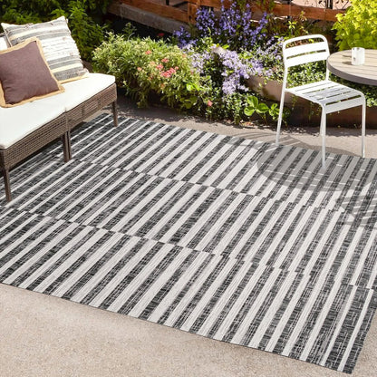 Sukie Modern Offset Stripe Indoor/Outdoor Area Rug