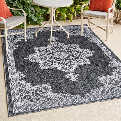 Vintage Casual Medallion Dark Gray/Cream 4 ft. x 6 ft. Indoor/Outdoor Area Rug