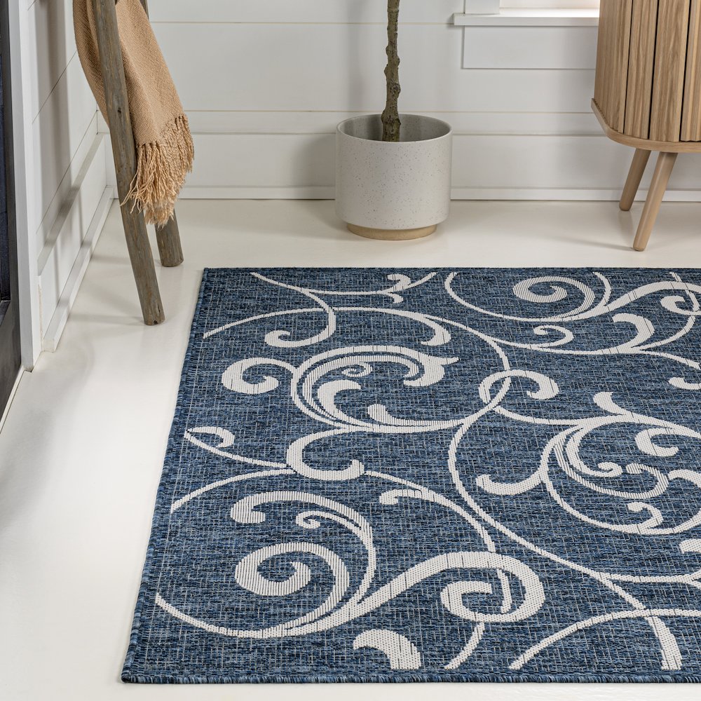 Maribel Traditional Classic All-Over Scroll Indoor/Outdoor Area Rug