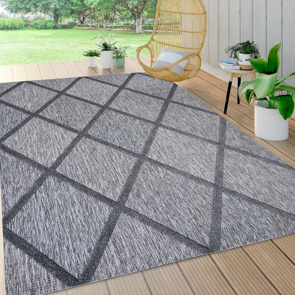 Salines Diamond Trellis Indoor/Outdoor Area Rug