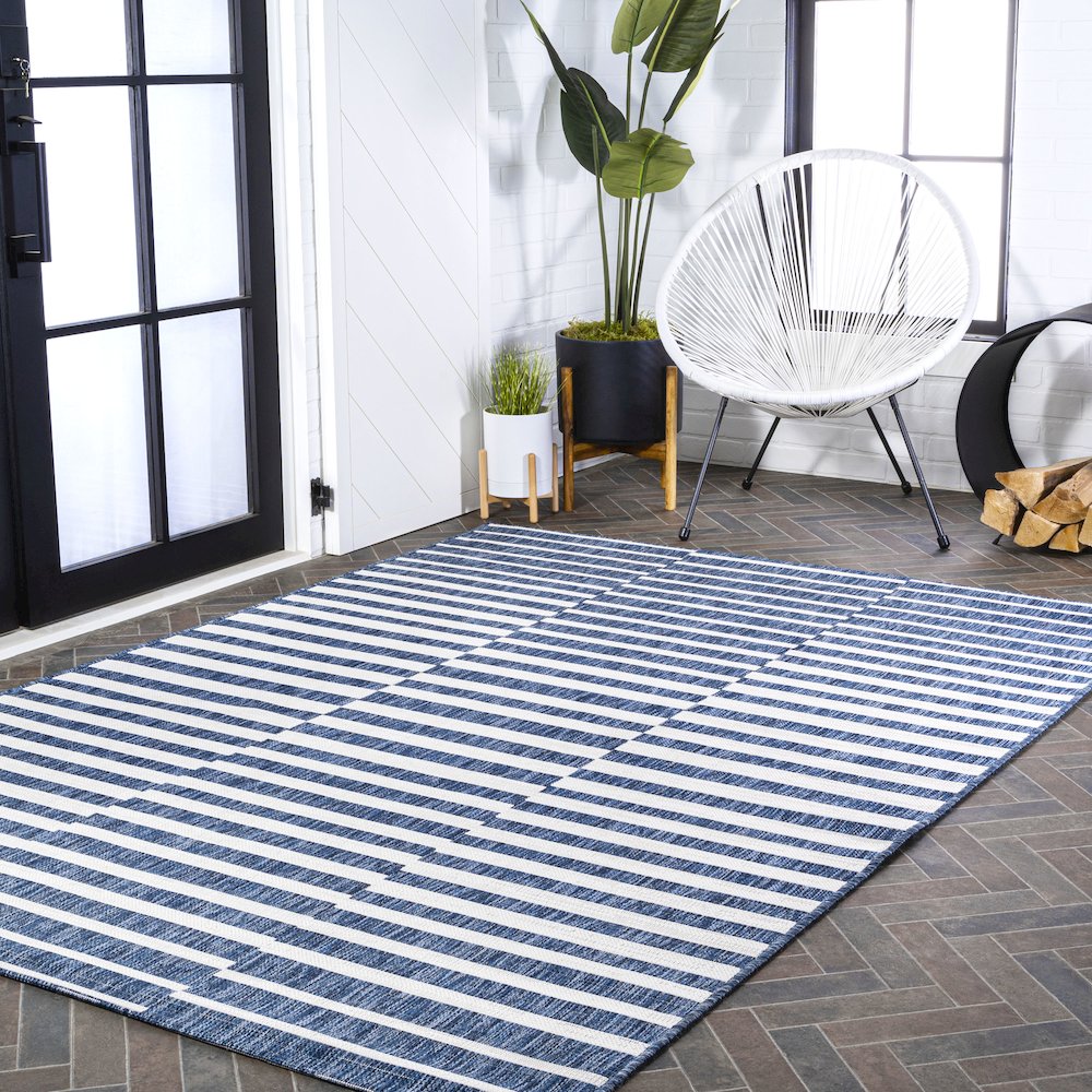 Sukie Modern Offset Stripe Indoor/Outdoor Area Rug