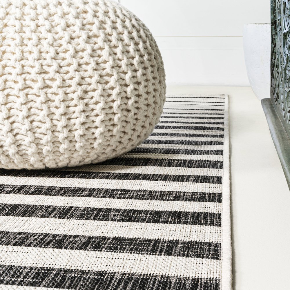 Sukie Modern Offset Stripe Indoor/Outdoor Area Rug