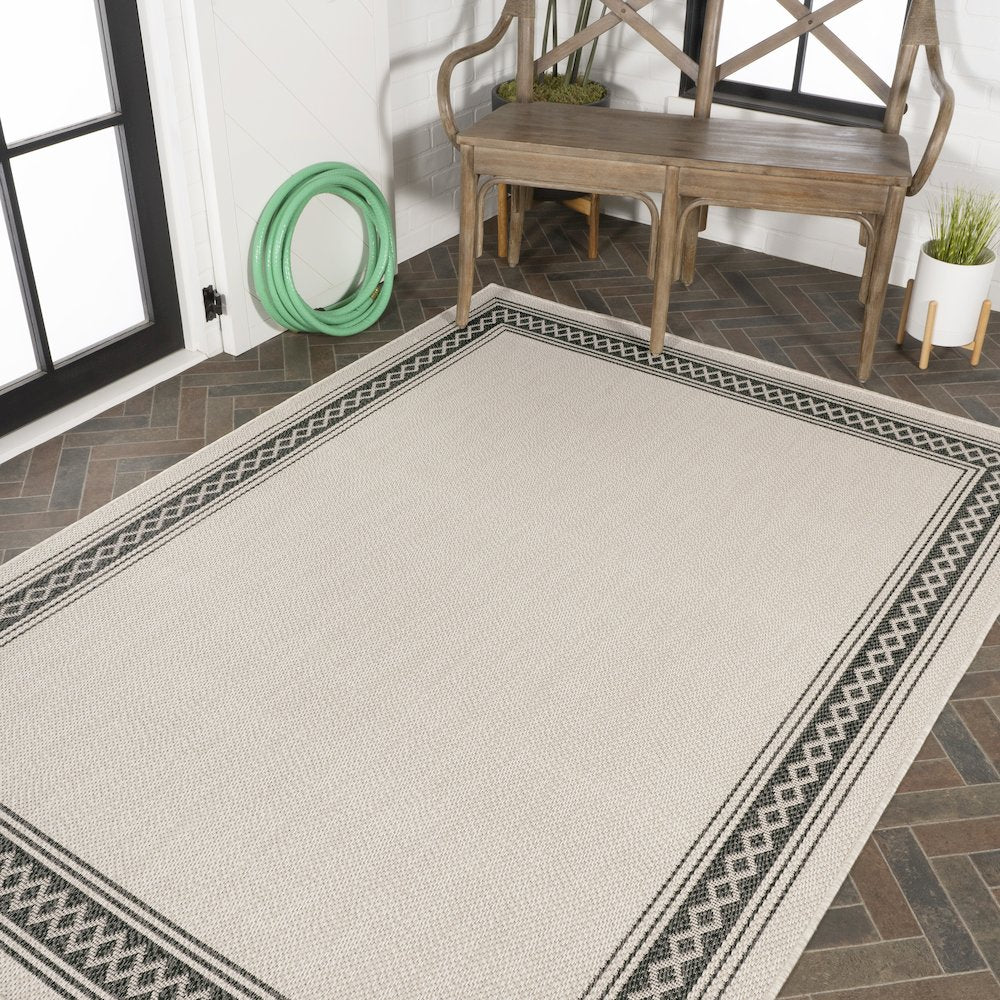 Lucia Classic Diamond Border Indoor/Outdoor Area Rug