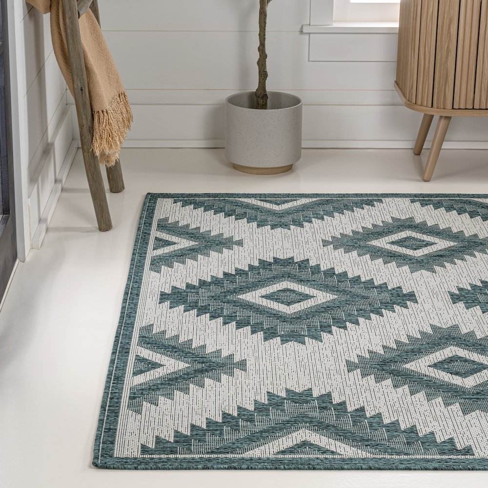 Lior Geometric Moroccan Diamond Indoor/Outdoor Area Rug