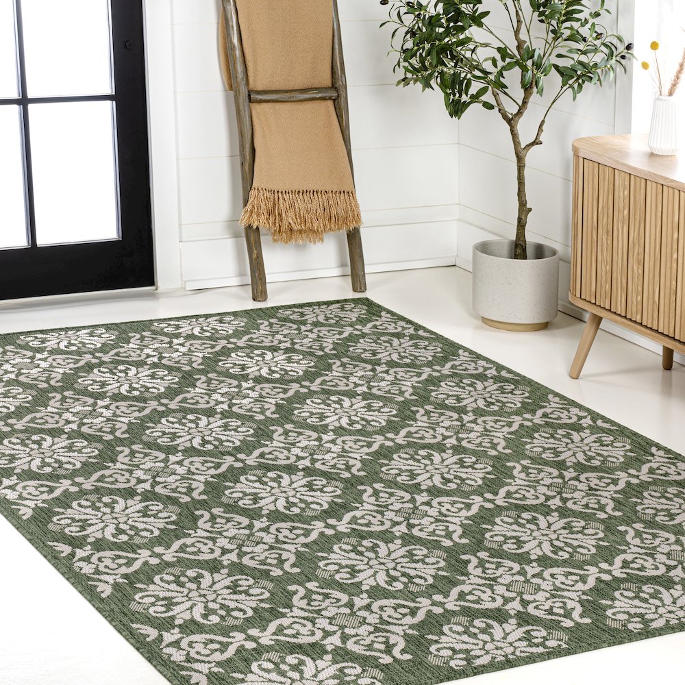 Maribel Traditional Classic All-Over Scroll Indoor/Outdoor Area Rug