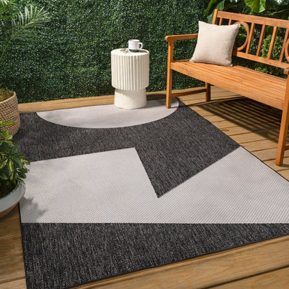 Two-Tone Black/Cream 5 ft. x 8 ft. Indoor/Outdoor Area Rug