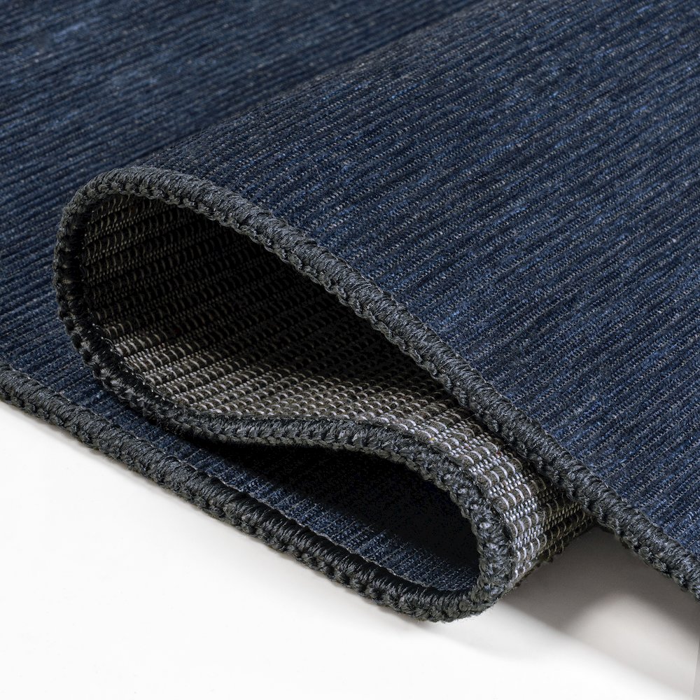 Chayton Minimalist Geometric Machine-Washable Area Rug