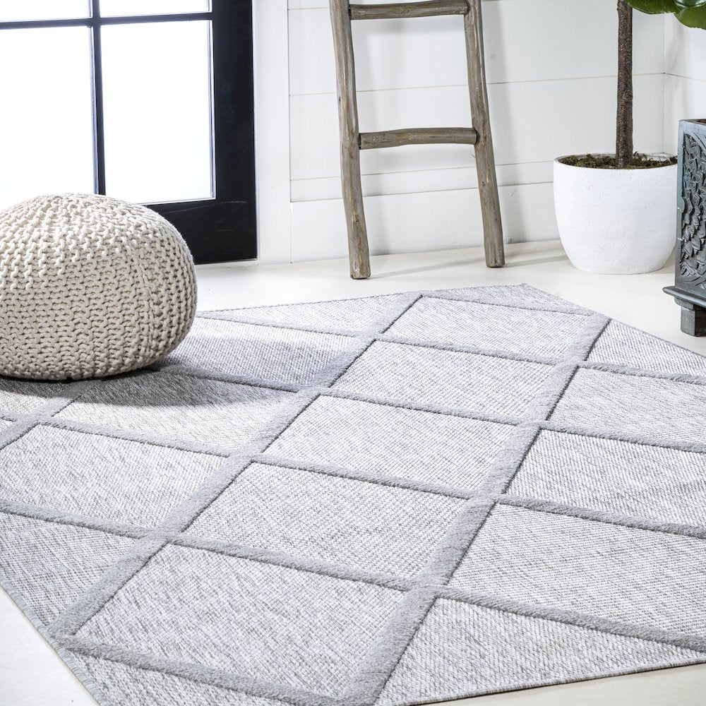 Salines Diamond Trellis Indoor/Outdoor Area Rug