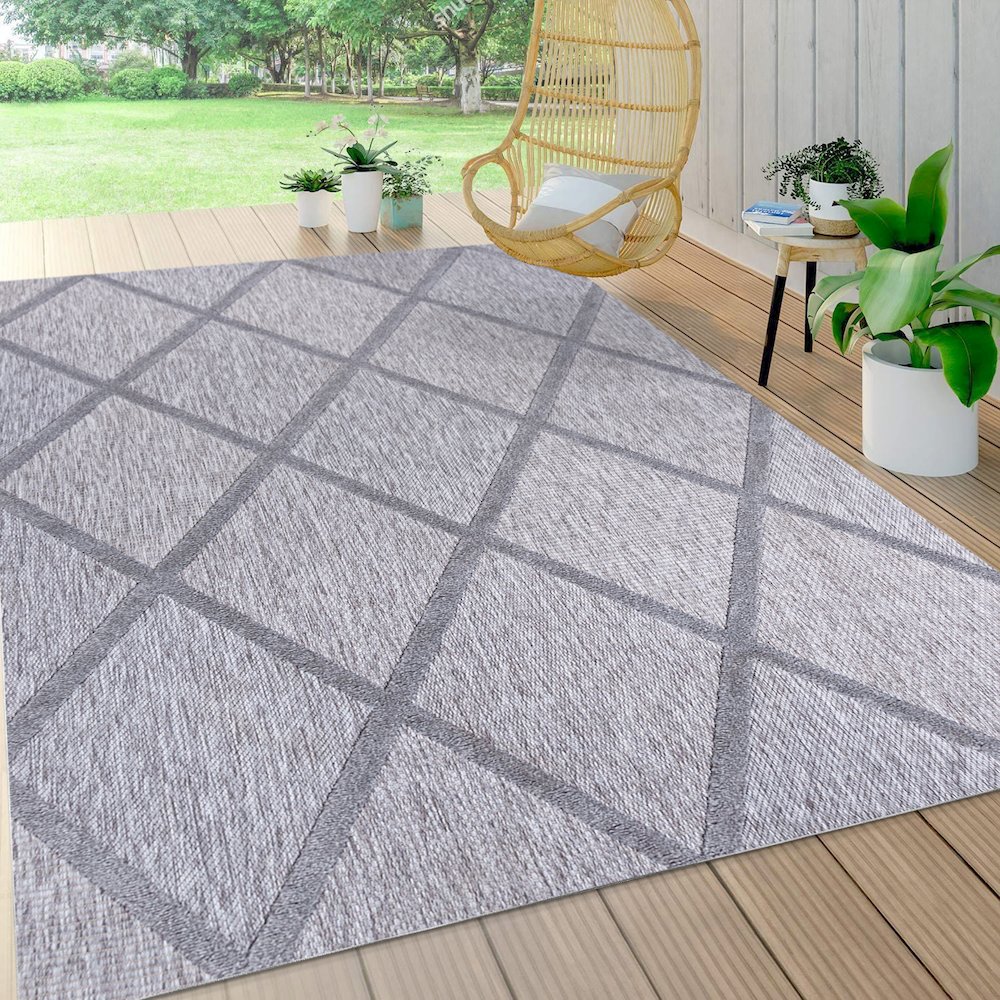 Salines Diamond Trellis Indoor/Outdoor Area Rug