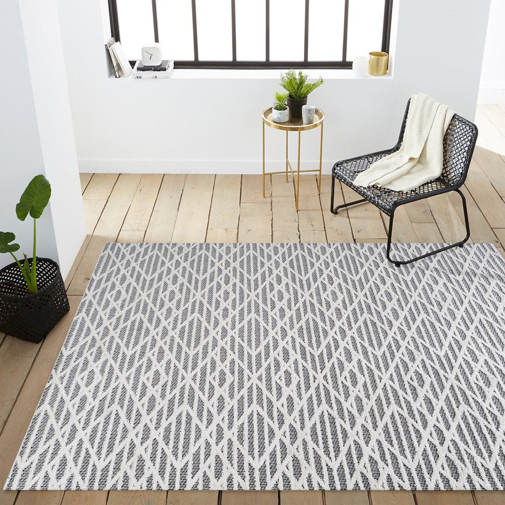 Ararat High-Low Pile Moroccan Diamond Modern Indoor/Outdoor Area Rug