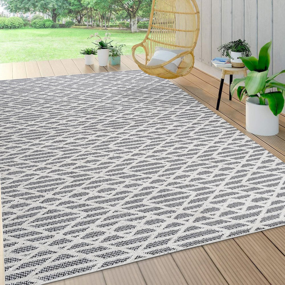 Ararat High-Low Pile Moroccan Diamond Modern Indoor/Outdoor Area Rug