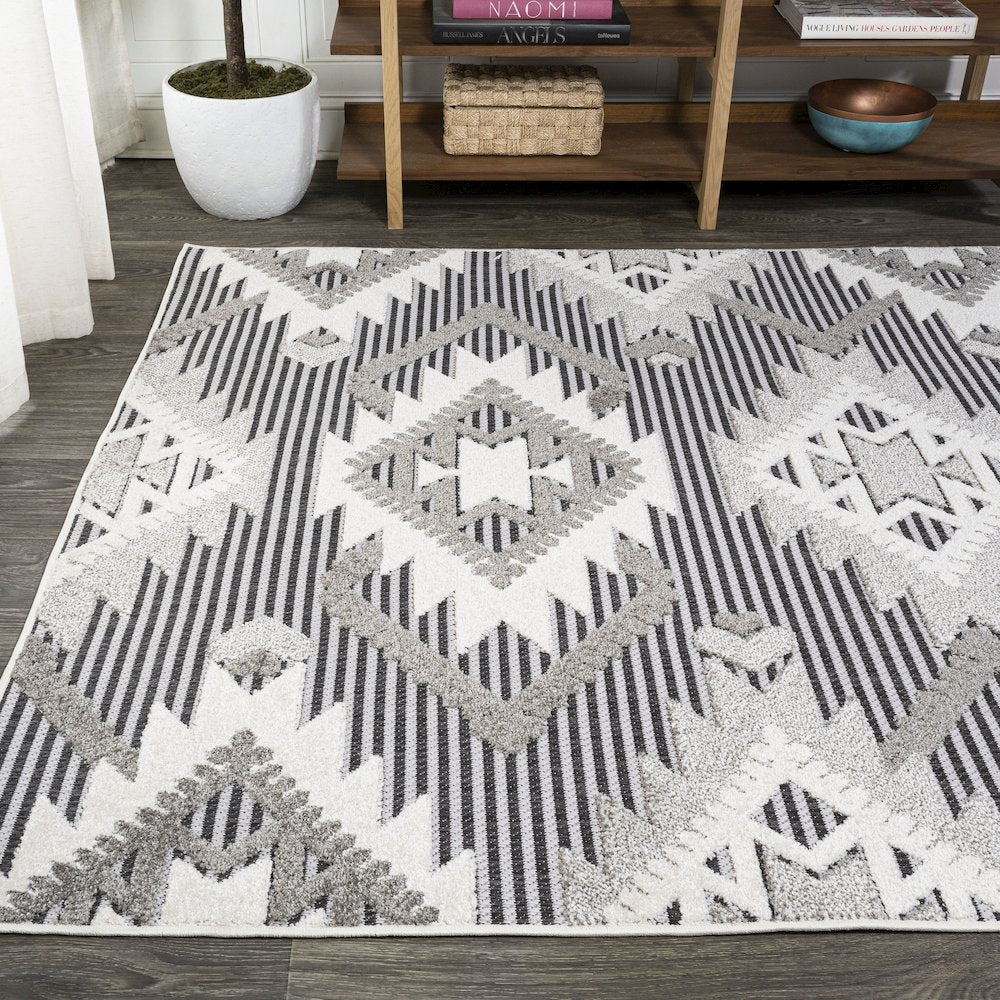 Sumak High-Low Pile Neutral Diamond Kilim Area Rug