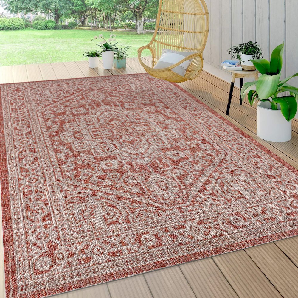 Sinjuri Medallion Textured Weave Indoor/Outdoor Area Rug