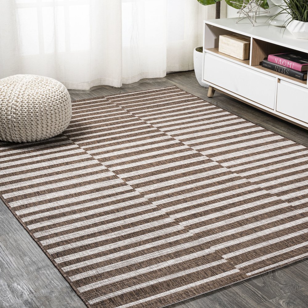 Sukie Modern Offset Stripe Indoor/Outdoor Area Rug