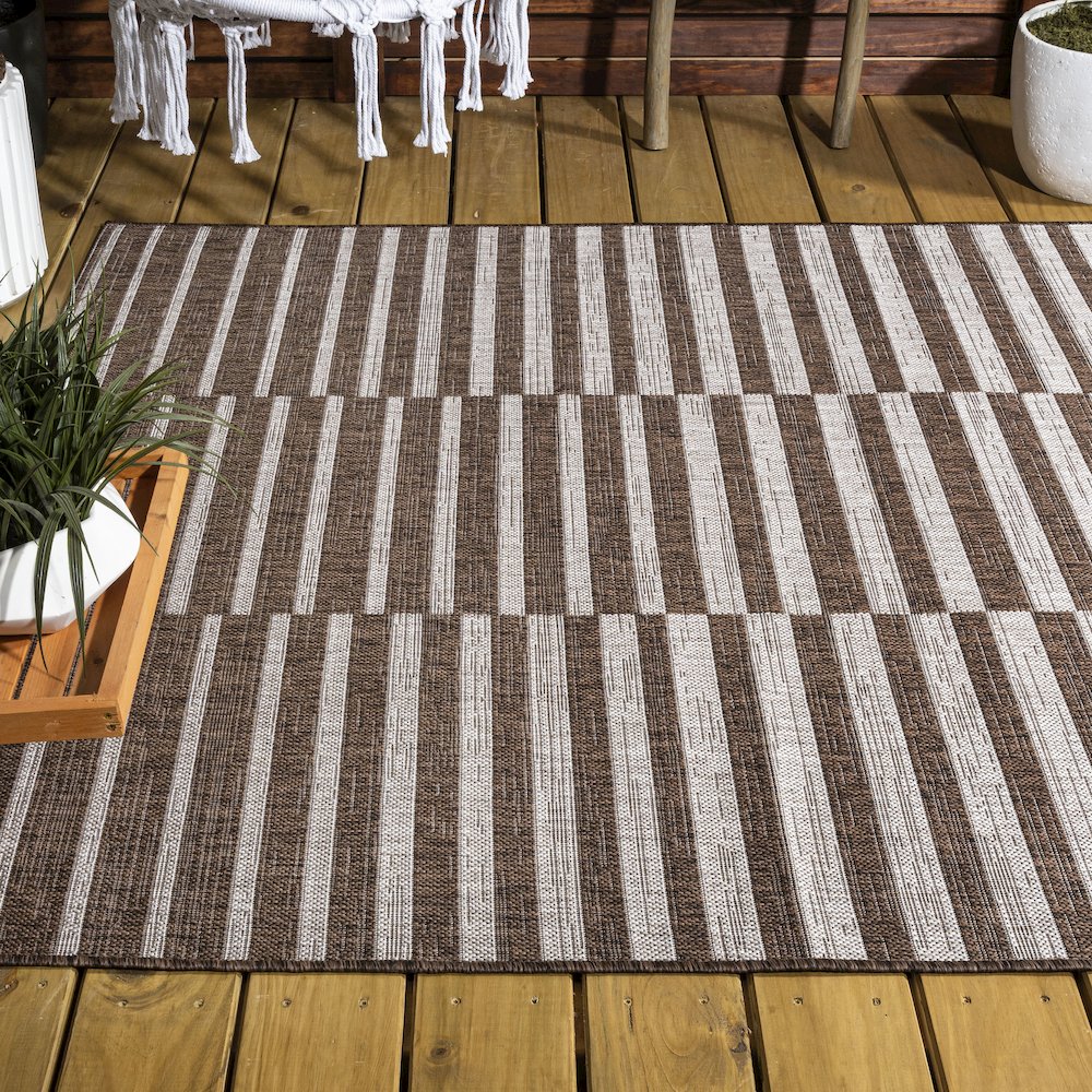 Sukie Modern Offset Stripe Indoor/Outdoor Area Rug