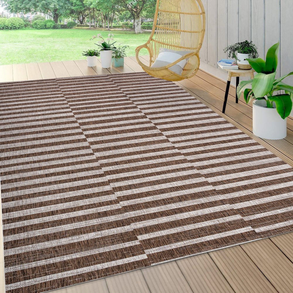 Sukie Modern Offset Stripe Indoor/Outdoor Area Rug