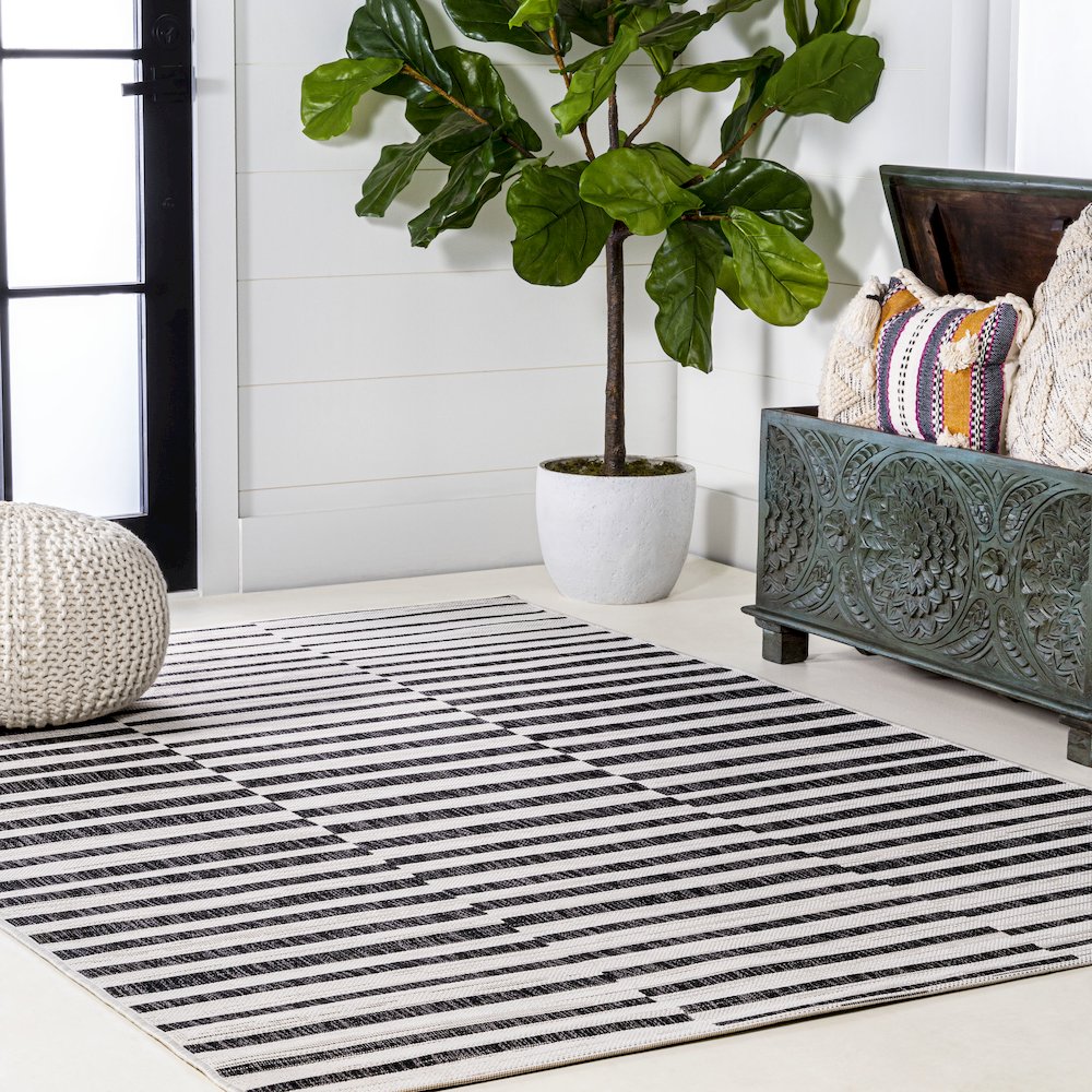 Sukie Modern Offset Stripe Indoor/Outdoor Area Rug