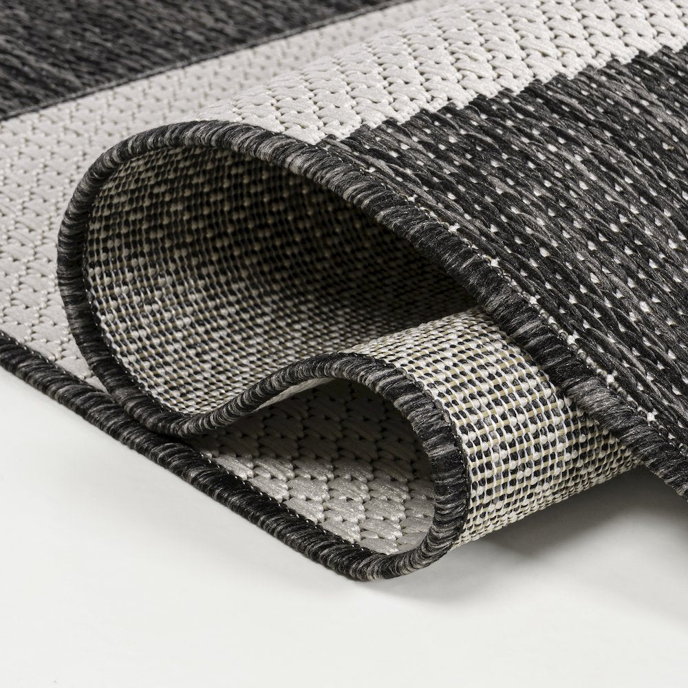 Two-Tone Black/Cream 5 ft. x 8 ft. Indoor/Outdoor Area Rug
