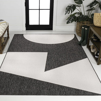 Two-Tone Black/Cream 5 ft. x 8 ft. Indoor/Outdoor Area Rug