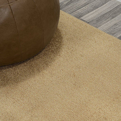 Twyla Classic Solid Low-Pile Machine-Washable Area Rug