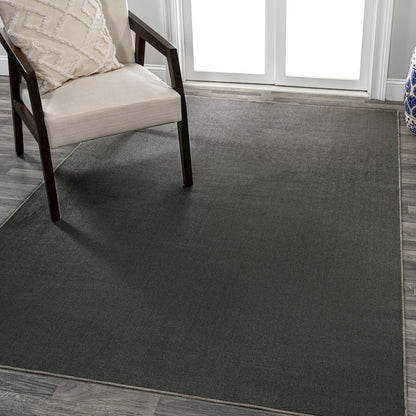 Twyla Classic Solid Low-Pile Machine-Washable Area Rug