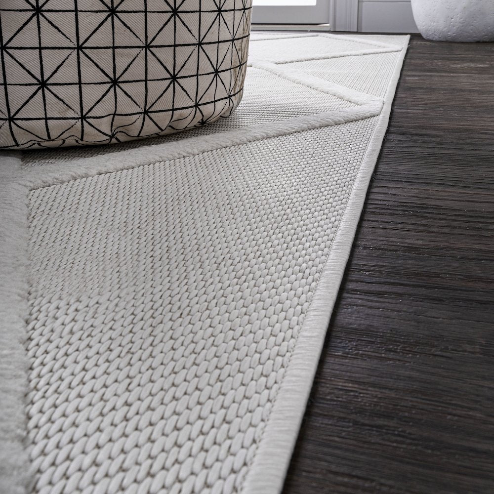 Salines Diamond Trellis Indoor/Outdoor Area Rug