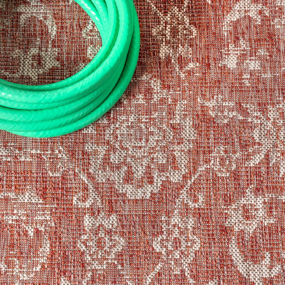 Tela Bohemian Textured Weave Floral Indoor/Outdoor Area Rug