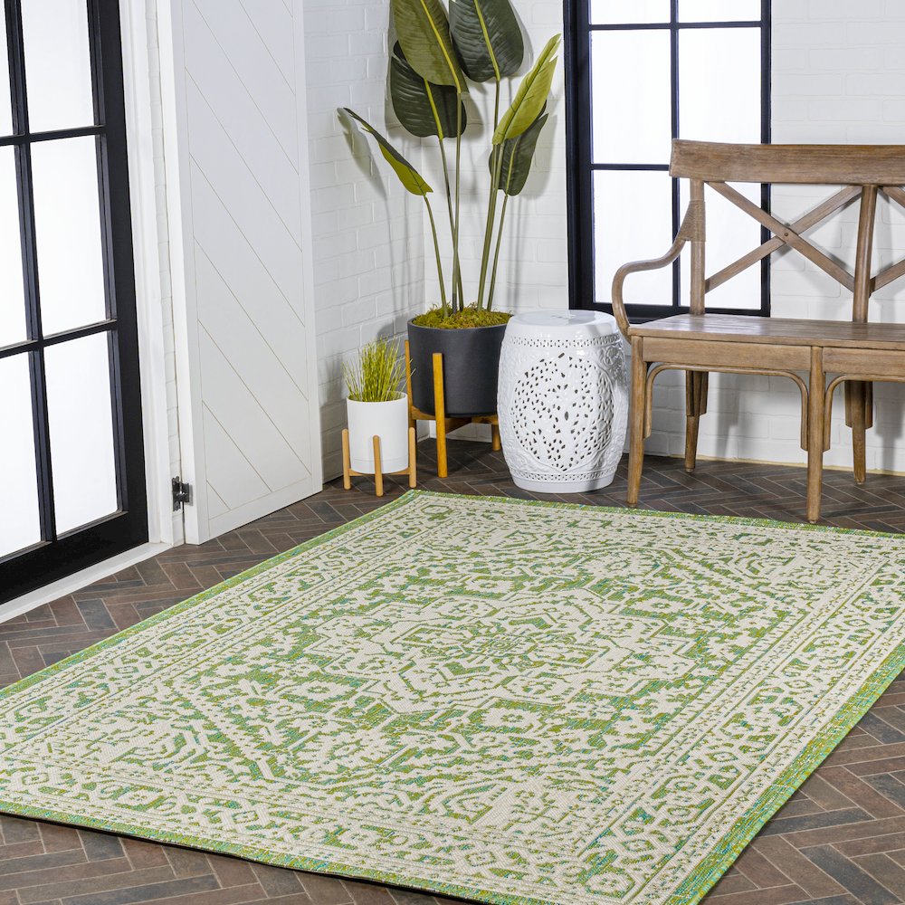 Sinjuri Medallion Textured Weave Indoor/Outdoor Area Rug
