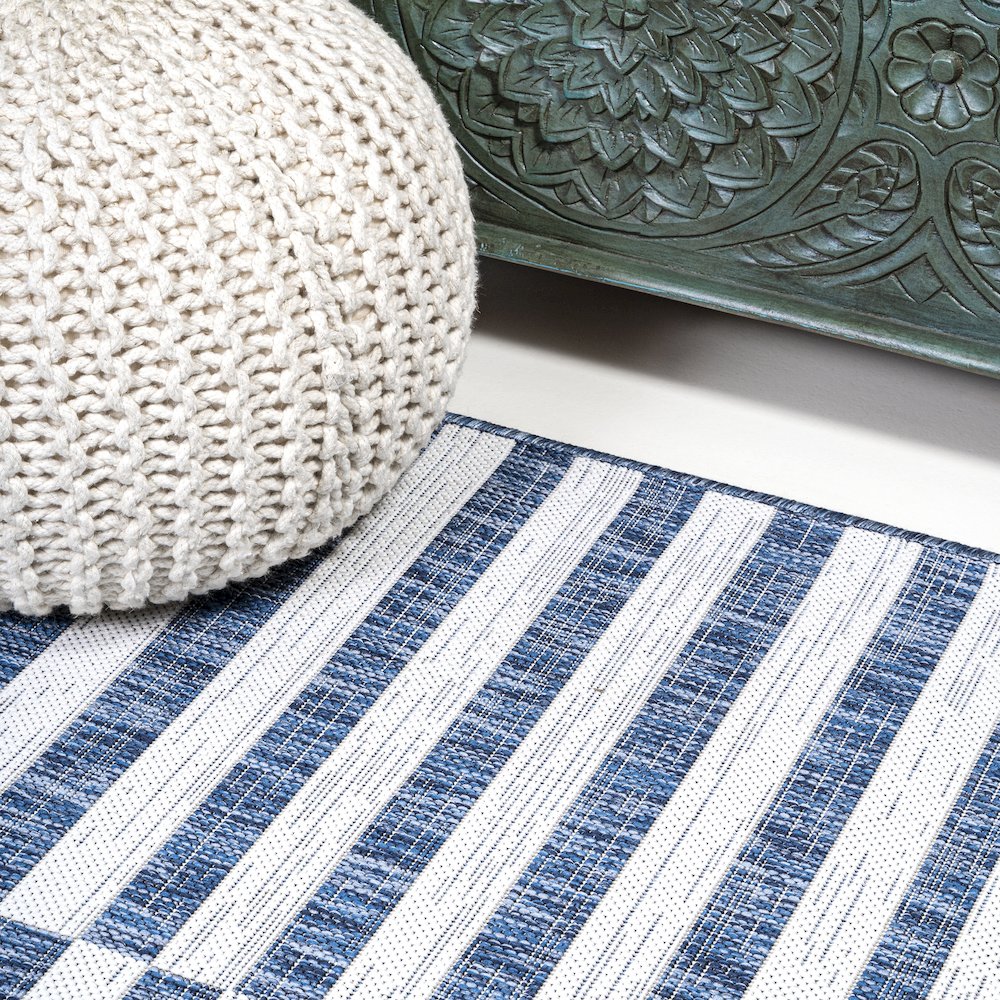 Sukie Modern Offset Stripe Indoor/Outdoor Area Rug