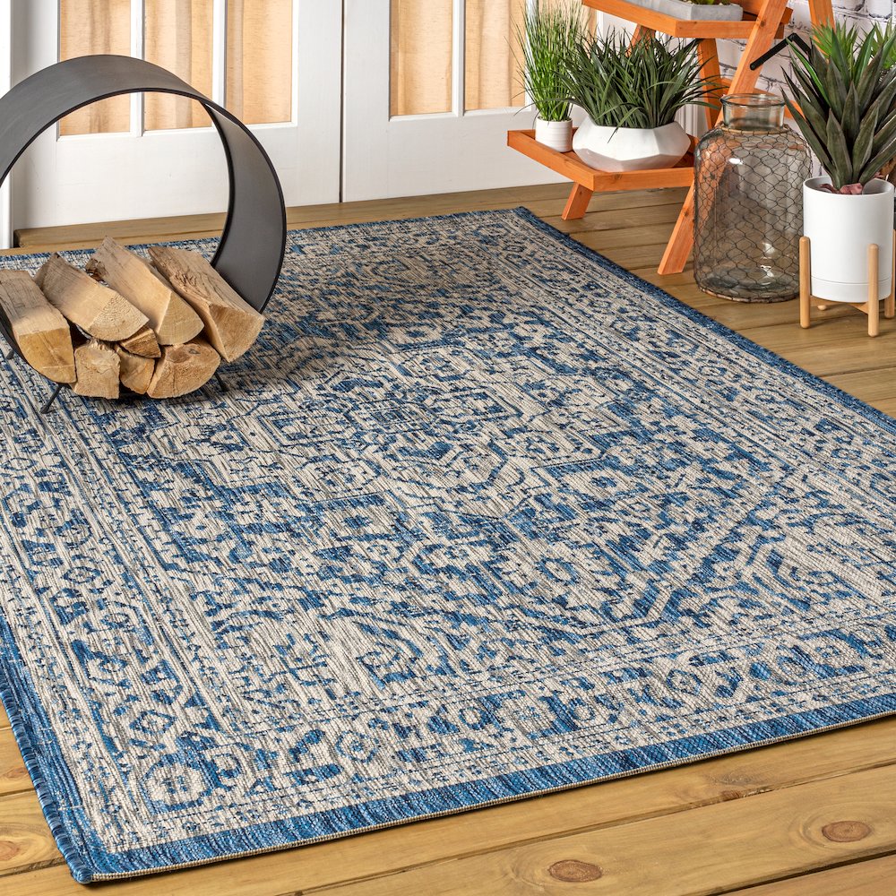 Sinjuri Medallion TetuWeaveIndoor/Outdoor  Rug