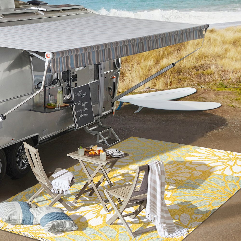 Zinnia Modern Floral Textured Weave Indoor/Outdoor Area Rug