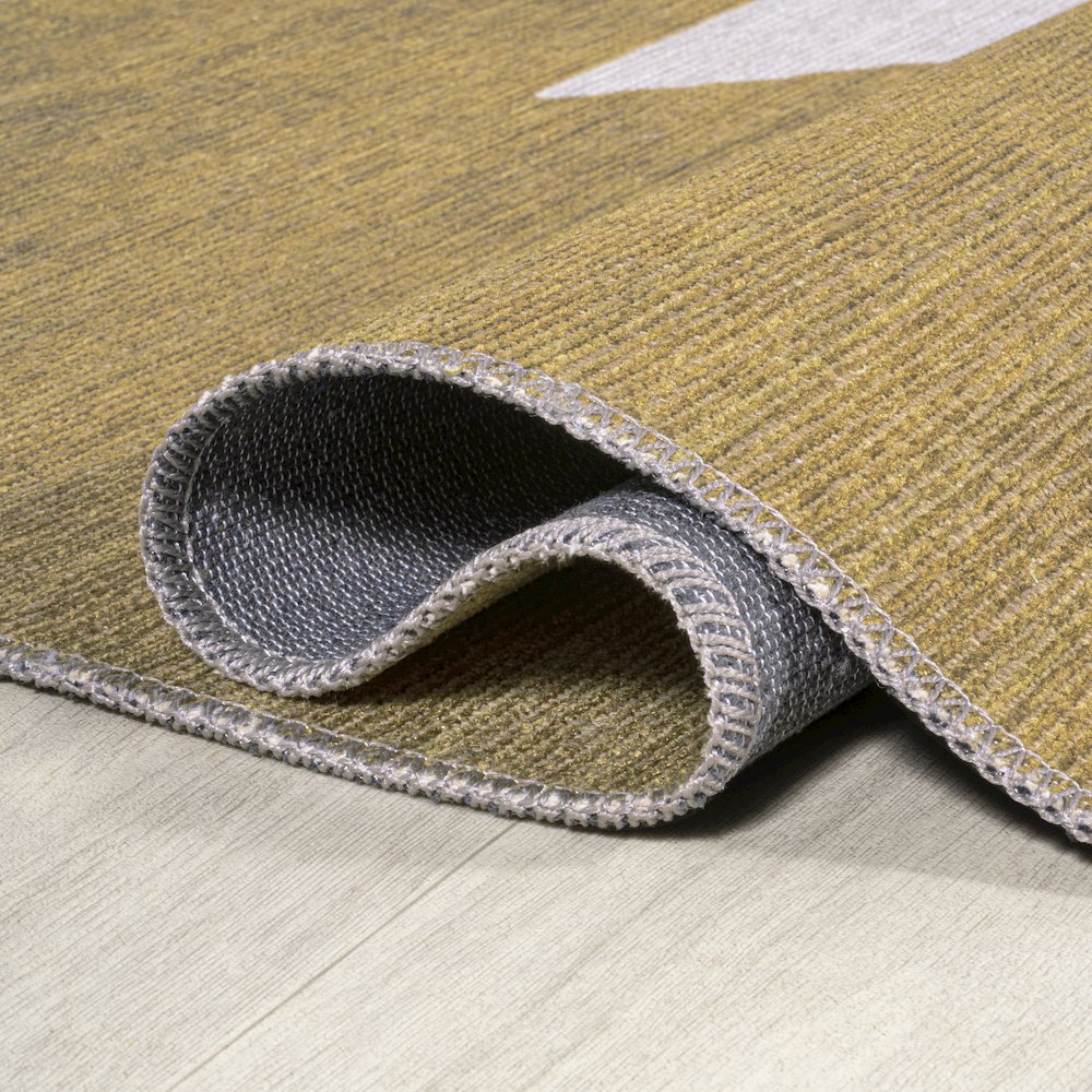 Chayton Minimalist Geometric Machine Washable Area Rug