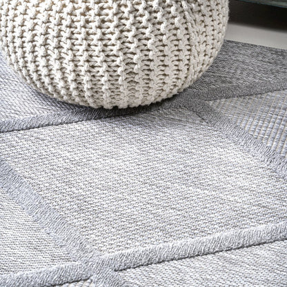 Salines Diamond Trellis Indoor/Outdoor Area Rug