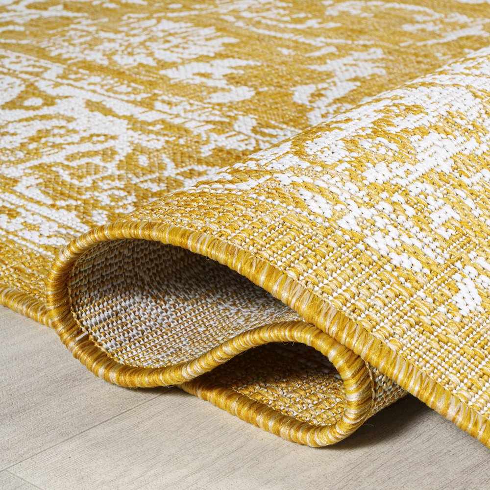 Tela Bohemian Textured Weave Floral Indoor/Outdoor Area Rug
