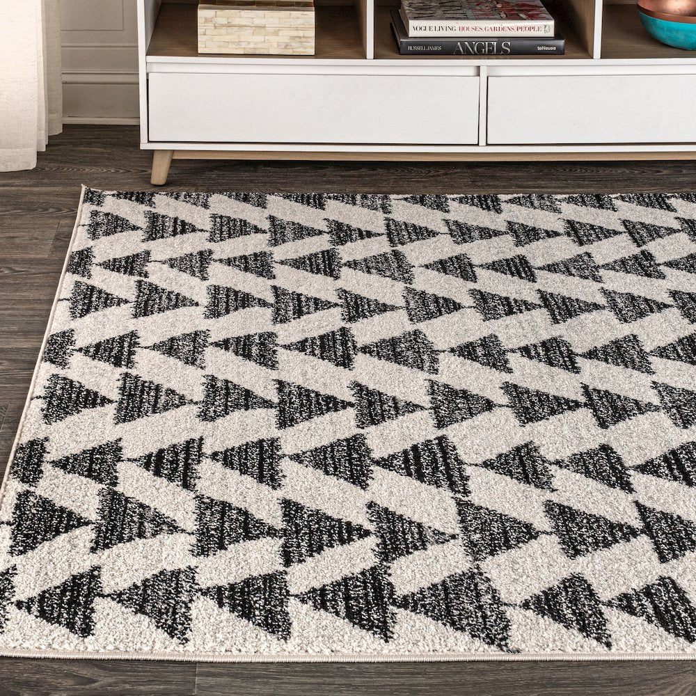 Aisha Moroccan Triangle Geometric Area Rug