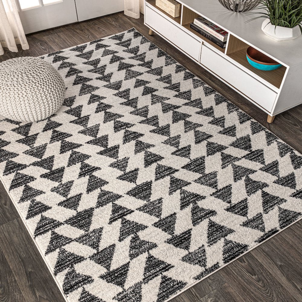 Aisha Moroccan Triangle Geometric Area Rug