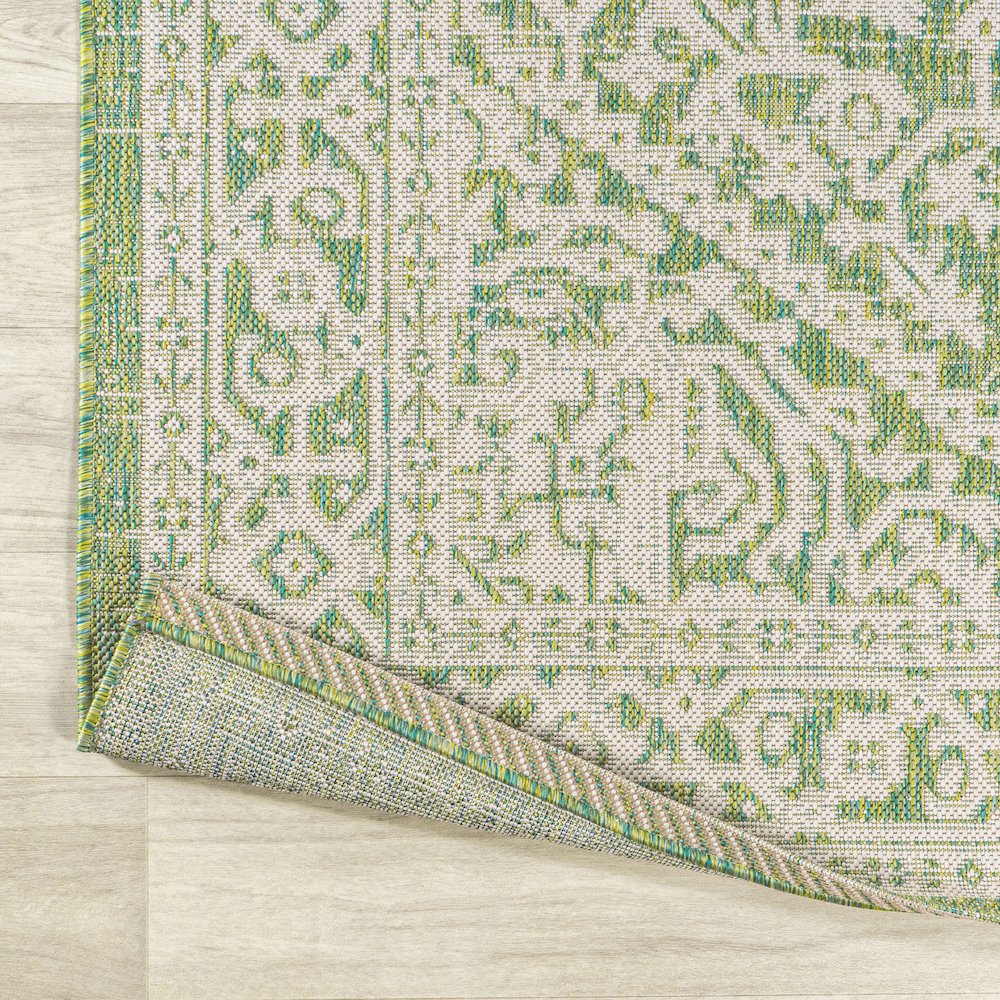 Sinjuri Medallion Textured Weave Indoor/Outdoor Area Rug