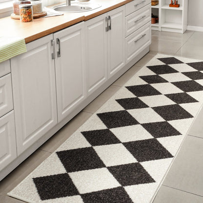 Draper Classic Geometric Diamond Pattern Runner Rug