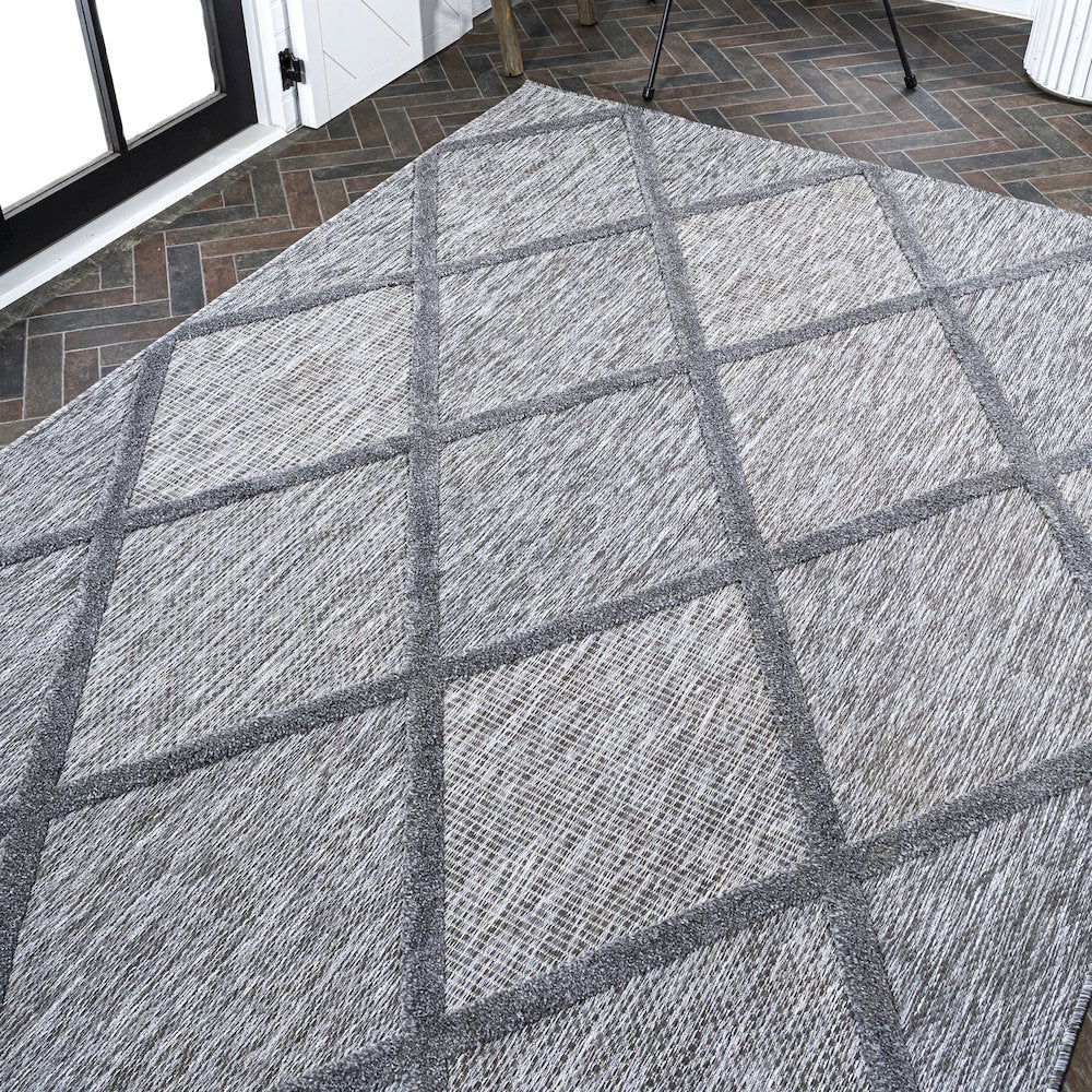 Salines Diamond Trellis Indoor/Outdoor Area Rug