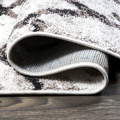 Aksil Moroccan Diamond Area Rug